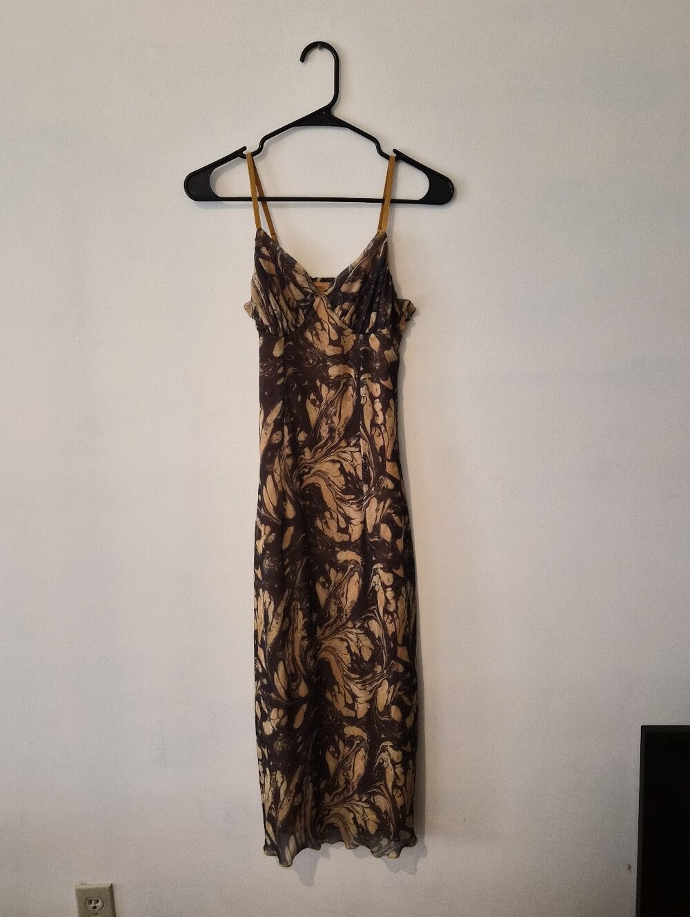 Sleeveless Marble-Print Midi Dress in Brown and Cream